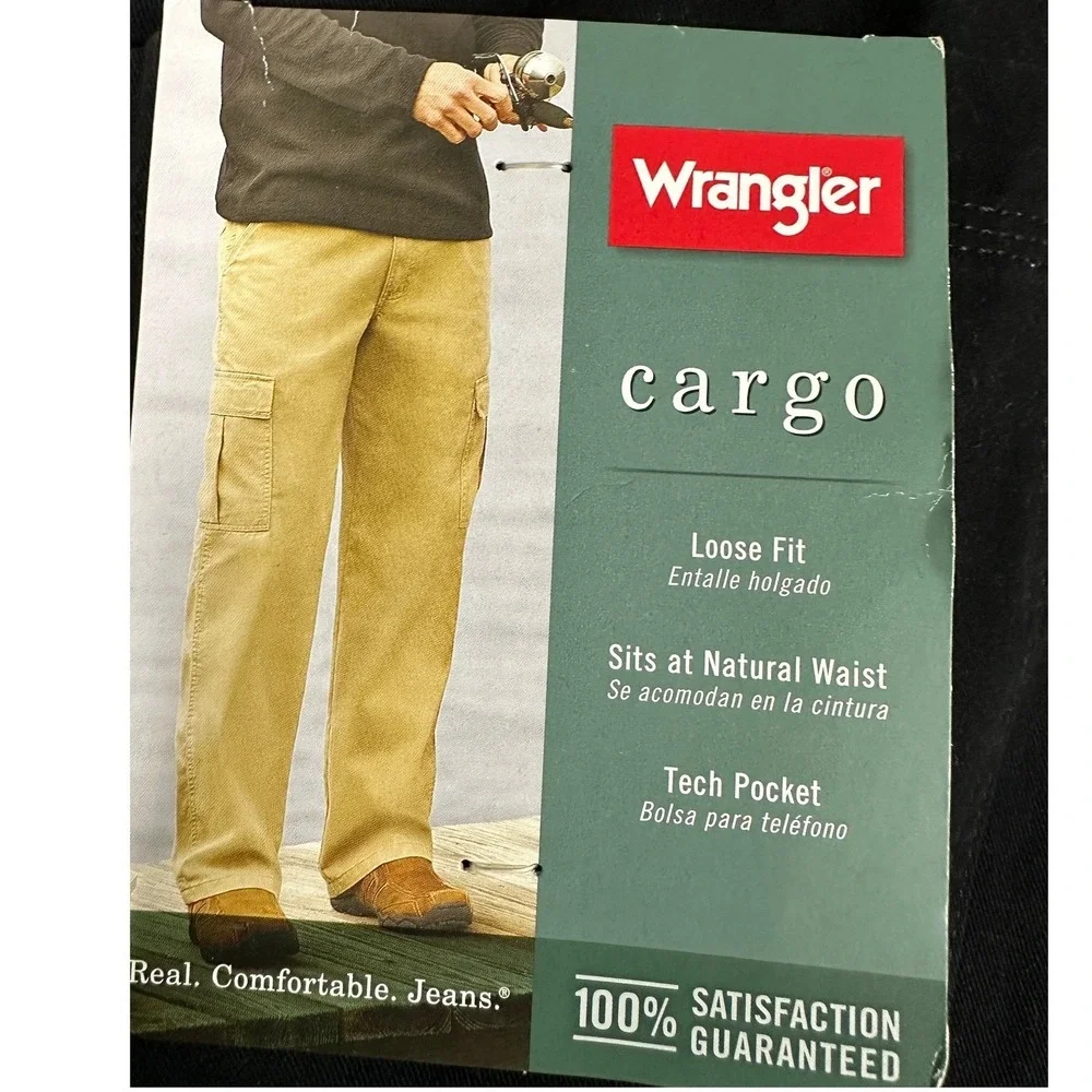NEW Wrangler Pants Men 42X30 Black Loose Fit Cargo Tech Pocket Workwear Straight